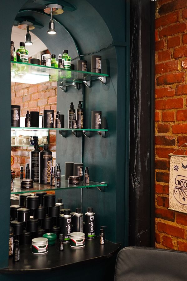 Groom Barbers — Lingfield — photograph 13 by Andrew Recchia